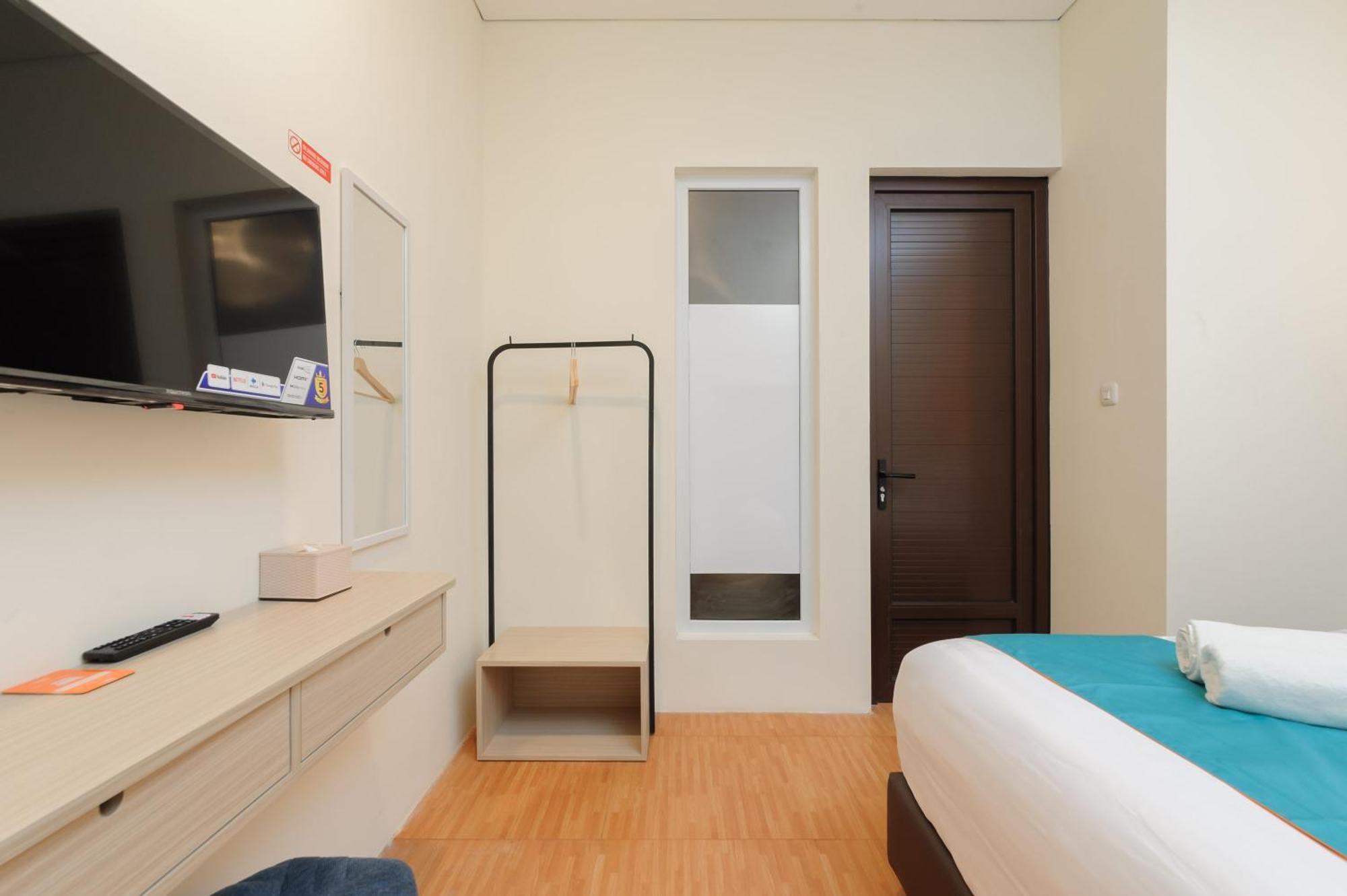 Sans Hotel Tajur Bogor Bantarkamang Exterior photo