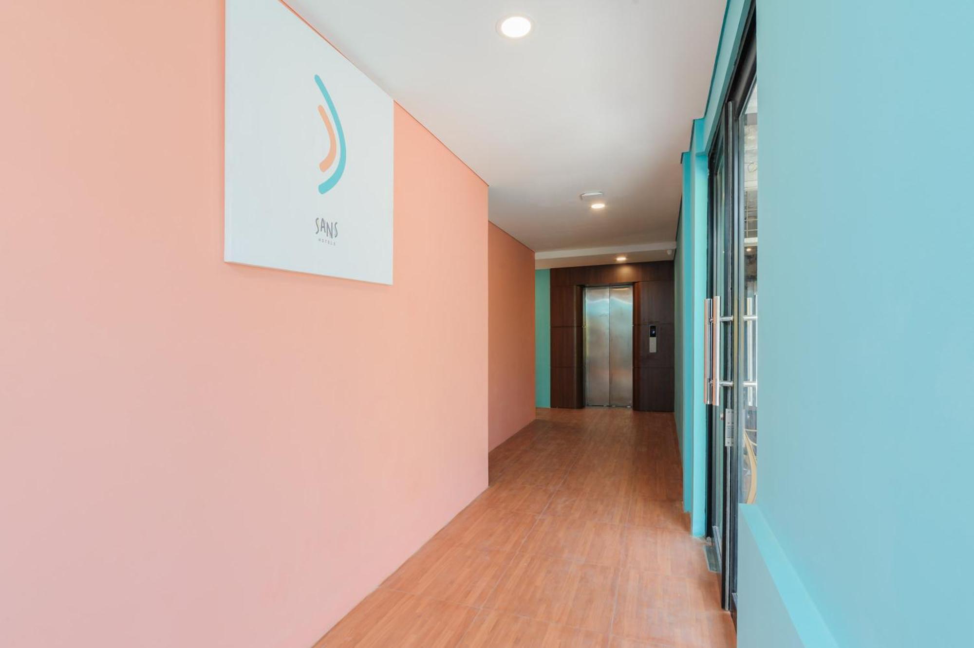 Sans Hotel Tajur Bogor Bantarkamang Exterior photo