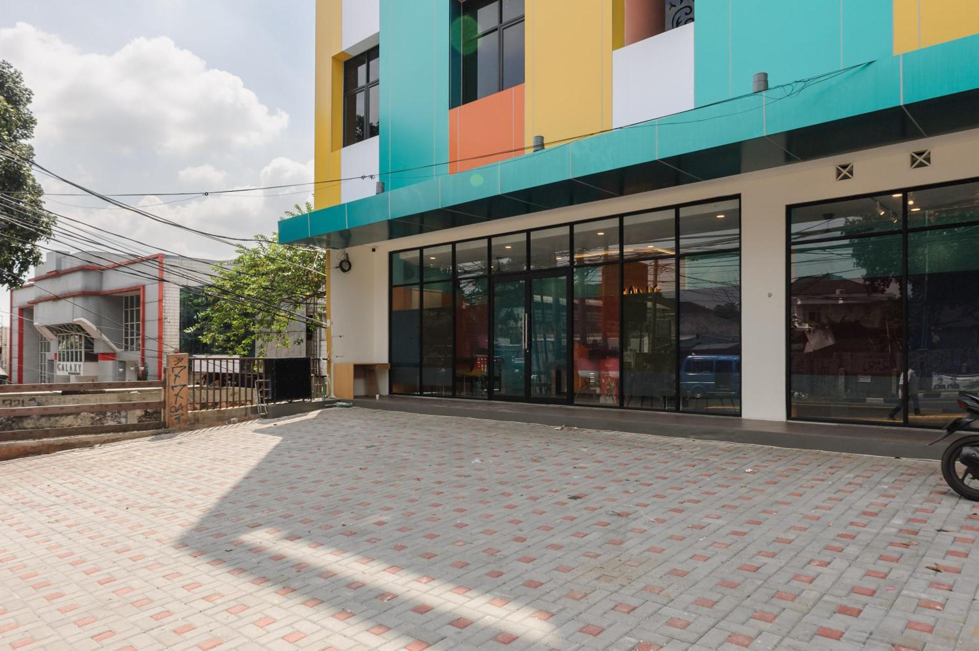 Sans Hotel Tajur Bogor Bantarkamang Exterior photo